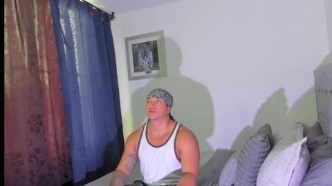 boys_blackandwhite online show from 30, 11, 2025