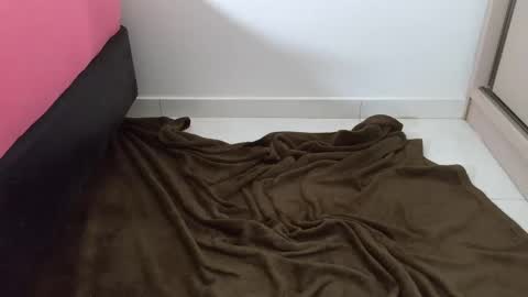 Snapshot of boys_dont_cryy chatting on 13, 12, 2025 boys_dont_cryy online show from 13, 12, 2025