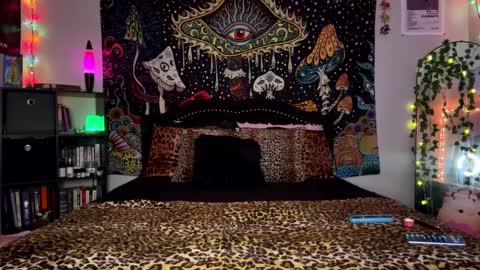 Snapshot of boysdroollx chatting on 16, 12, 2024 Puddin online show from 16, 12, 2024