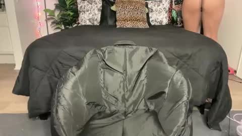 Snapshot of boysdroollx chatting on 16, 12, 2025 Puddin online show from 16, 12, 2025