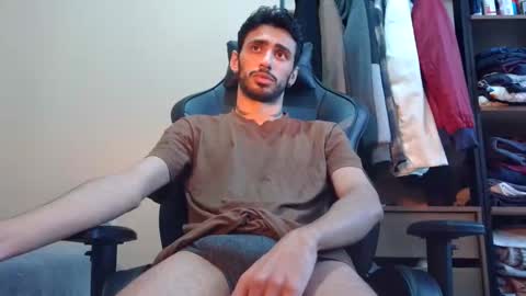 boyzinm2 online show from 1, 6, 2026