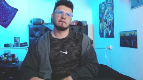 brad hot boy online show from 3, 2, 2026