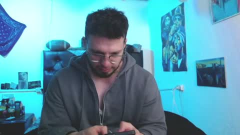 brad hot boy online show from 8, 7, 2026