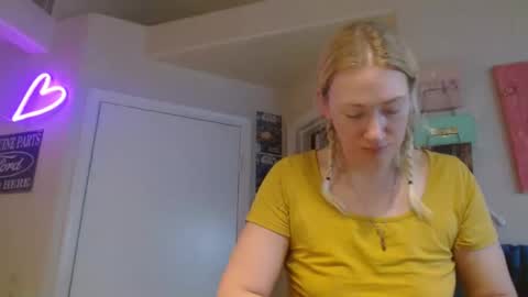Snapshot of braindeadbetty chatting on 6, 7, 2026 i am a naughty jedi knight online show from 6, 7, 2026