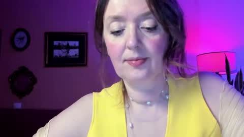 I see you X-twitter its braingirl online show from 5, 4, 2026