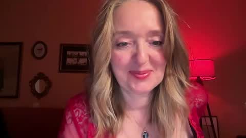 I see you X-twitter its braingirl online show from 28, 6, 2026