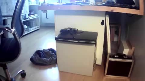 Snapshot of bram27370 chatting on 8, 10, 2025 bram27370 online show from 8, 10, 2025