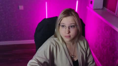 Snapshot of brandy__stars chatting on 5, 2, 2025 Belle online show from 5, 2, 2025