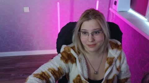 Snapshot of brandy__stars chatting on 5, 2, 2025 Belle online show from 5, 2, 2025