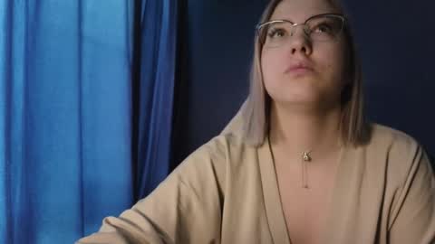 Snapshot of brandy__stars chatting on 22, 11, 2025 Belle online show from 22, 11, 2025