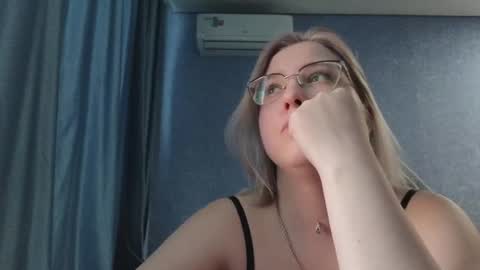 Snapshot of brandy__stars chatting on 15, 3, 2026 Belle online show from 15, 3, 2026