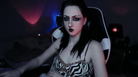 Snapshot of brandy_queen chatting on 23, 3, 2026 Aurorabut ur dad just calls me Rory online show from 23, 3, 2026