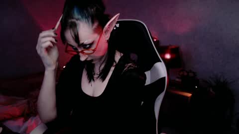 Snapshot of brandy_queen chatting on 4, 4, 2026 Aurorabut ur dad just calls me Rory online show from 4, 4, 2026