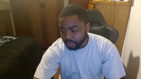 Snapshot of breadw1nnah chatting on 1, 1, 2025 Breadw1nnah online show from 1, 1, 2025