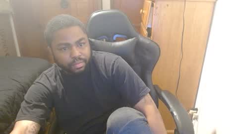 Snapshot of breadw1nnah chatting on 8, 1, 2025 Breadw1nnah online show from 8, 1, 2025