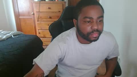 Snapshot of breadw1nnah chatting on 14, 10, 2025 Breadw1nnah online show from 14, 10, 2025