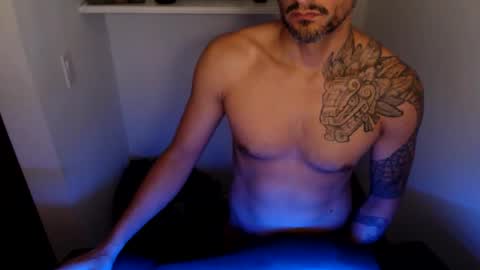 Snapshot of break_dusk chatting on 21, 12, 2025 break_dusk online show from 21, 12, 2025