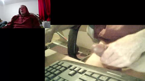 Snapshot of bremer64 chatting on 12, 1, 2025 bremer64 online show from 12, 1, 2025