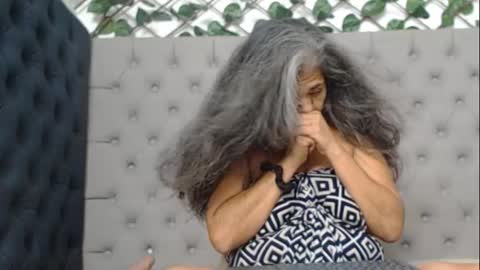 BRENDA VELASQUEZ online show from 10, 1, 2026