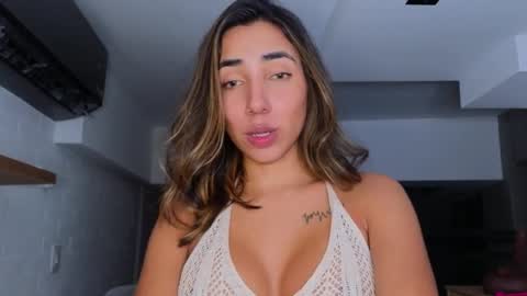 Snapshot of brendaaguerra chatting on 2, 1, 2025 brendaaguerra online show from 2, 1, 2025