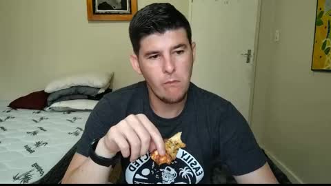 Snapshot of brendansexyboy098754 chatting on 5, 3, 2025 ask me lol online show from 5, 3, 2025