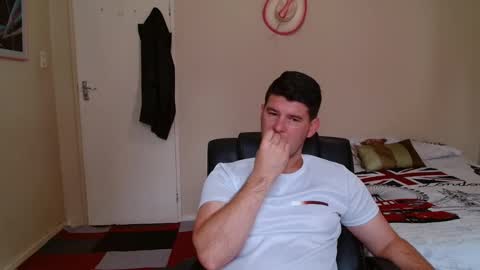 Snapshot of brendansexyboy098754 chatting on 1, 3, 2026 ask me lol online show from 1, 3, 2026