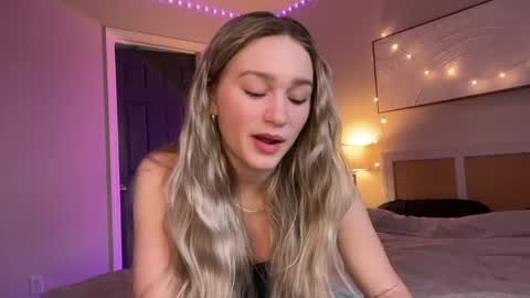 Snapshot of brianaboo chatting on 1, 4, 2026 Briana online show from 1, 4, 2026