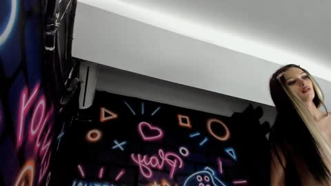 Brianna online show from 8, 12, 2024