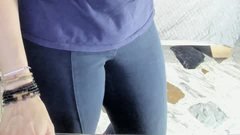    online show from 16, 1, 2025