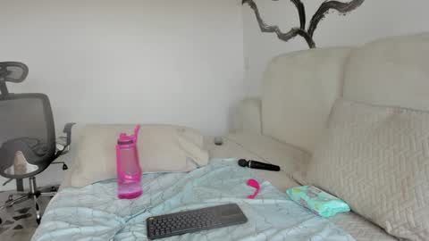    online show from 17, 1, 2025