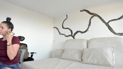    online show from 24, 1, 2025