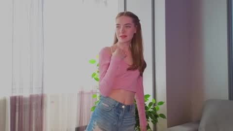 Snapshot of bridgetthellard chatting on 27, 6, 2026 Megan online show from 27, 6, 2026