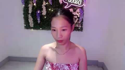 brie_belle online show from 23, 12, 2024