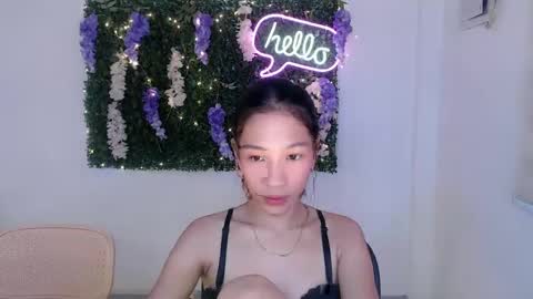 brie_belle online show from 25, 1, 2025