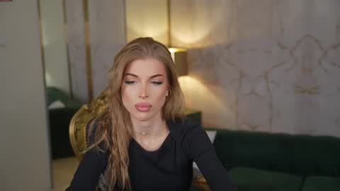 Diamonds Girls online show from 5, 11, 2025