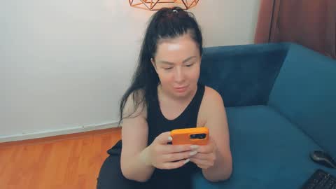brilliantegirl_ online show from 10, 5, 2026
