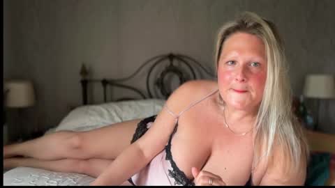 Snapshot of british_bella chatting on 14, 5, 2026 British Bella online show from 14, 5, 2026