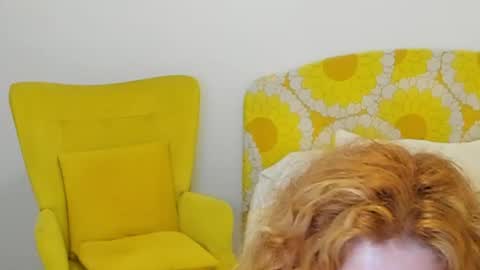 Snapshot of britishmilfpenelope chatting on 9, 6, 2026 Penelope online show from 9, 6, 2026