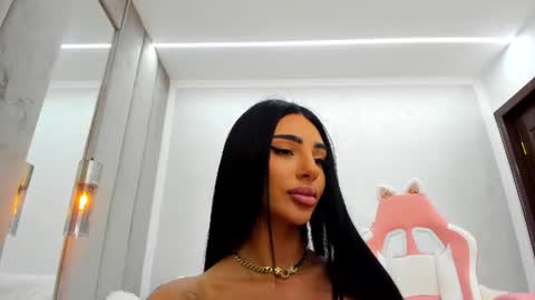 Snapshot of britney_charm chatting on 15, 6, 2026 britney_charm online show from 15, 6, 2026