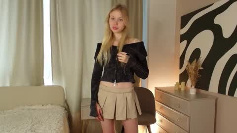 Snapshot of britneybrashaw chatting on 18, 10, 2025 Eva online show from 18, 10, 2025