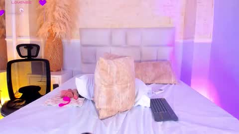 Snapshot of britneycortz_ chatting on 3, 2, 2026 SWEET BRITNEY online show from 3, 2, 2026