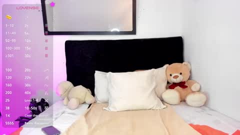 Snapshot of brittany_williams_ chatting on 12, 2, 2025 online show from 12, 2, 2025