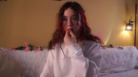 Snapshot of britthe chatting on 4, 7, 2026 Lina online show from 4, 7, 2026