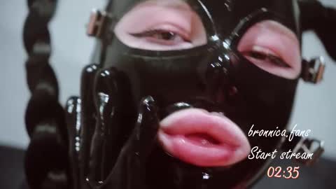 Snapshot of bronnica chatting on 8, 9, 2025 Anna online show from 8, 9, 2025