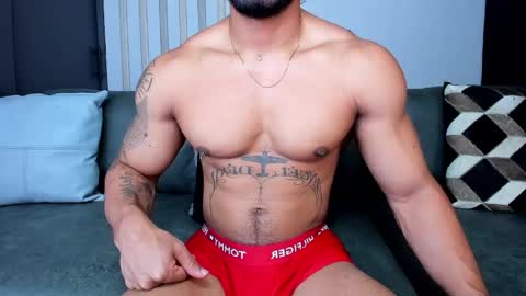 Snapshot of bruce_roldan chatting on 30, 4, 2026 bruce roldan online show from 30, 4, 2026
