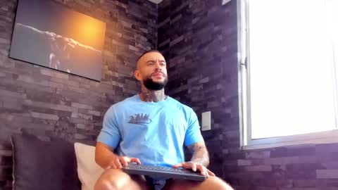 Snapshot of brucedallas chatting on 22, 9, 2025 brucedallas online show from 22, 9, 2025