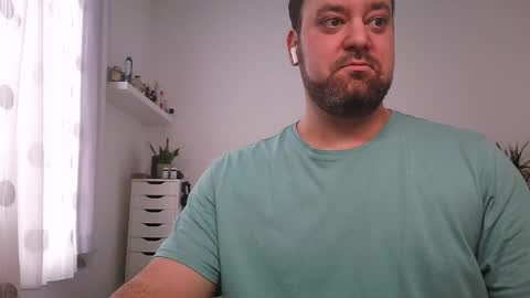 Snapshot of brucemf chatting on 11, 5, 2026 Bruce online show from 11, 5, 2026