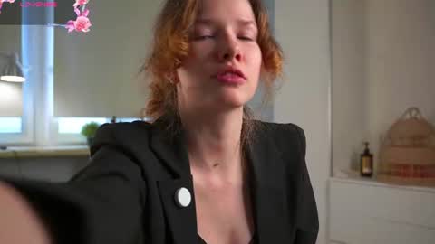 Snapshot of brunaeveritt chatting on 30, 6, 2026 Tess online show from 30, 6, 2026