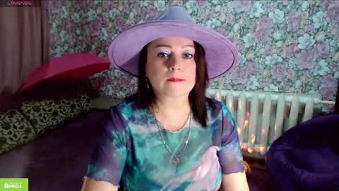 Julia online show from 6, 6, 2026
