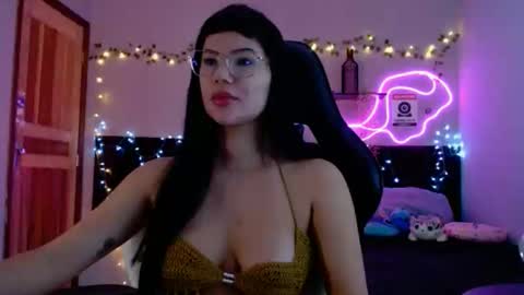 Snapshot of brunettebr00 chatting on 8, 4, 2026 Brunutte online show from 8, 4, 2026